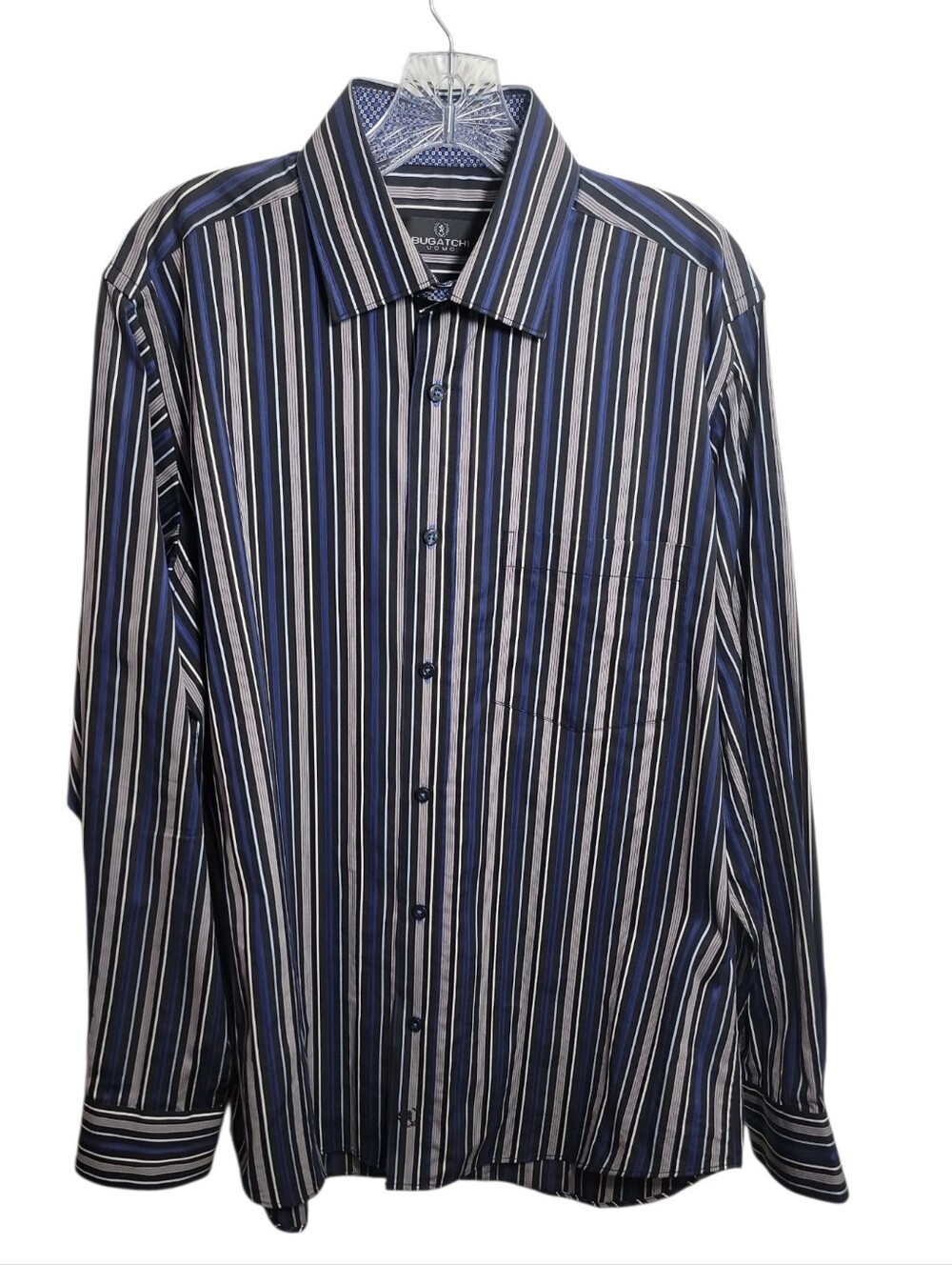 Bugatchi Uomo men's button down stripe shirt size medium blue black white gray